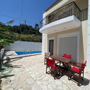 outside-poolview